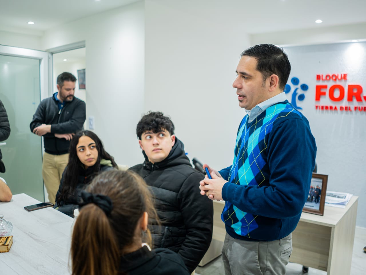 Concejales recibieron a jóvenes de la ciudad.