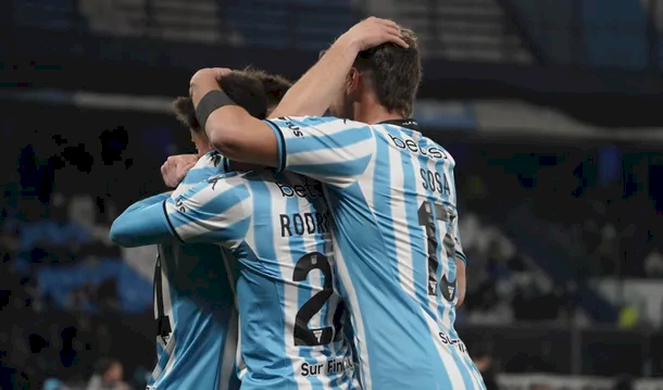 Racing aplastó a Huachipato y se metió en cuartos de final