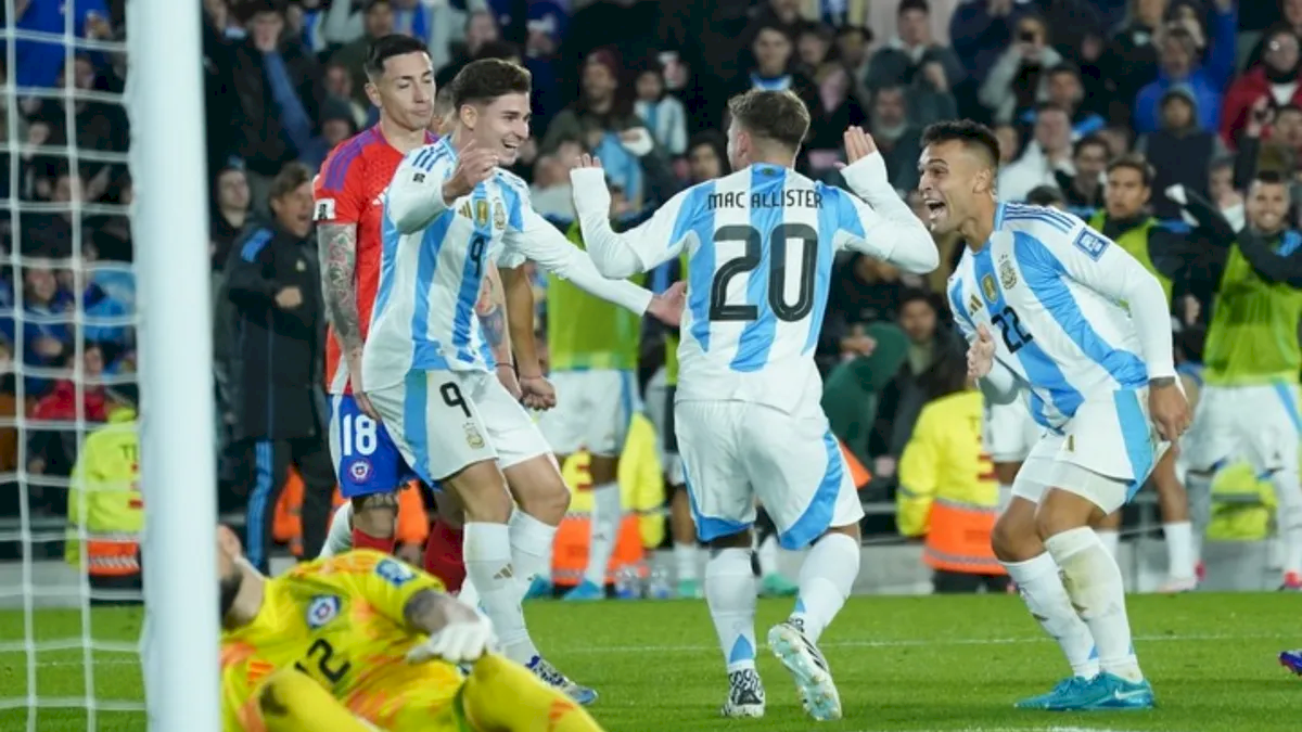 La Selección Argentina goleó a Chile en el Monumental.