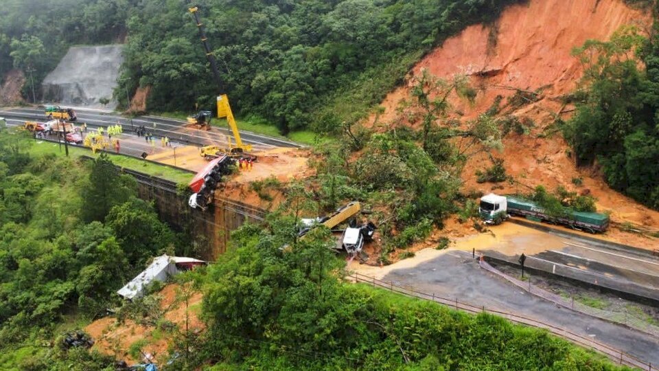 Deslizamiento de tierra en Brasil: temen que unas 200 personas hayan quedado atrapadas