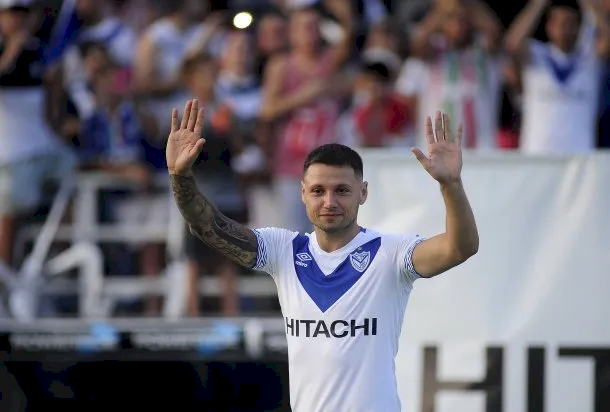 Mauro Zárate se retiró del fútbol e hizo un posteo con una dedicatoria muy especial.