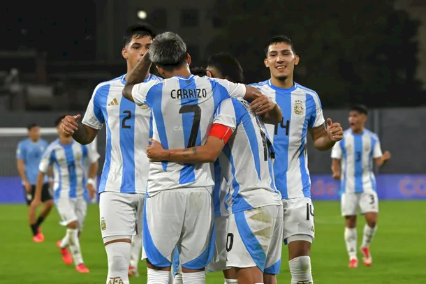 La Selección Argentina Sub-20 continúa su camino en el Sudamericano de Venezuela y este viernes logró vencer por 4-3 a Uruguay .