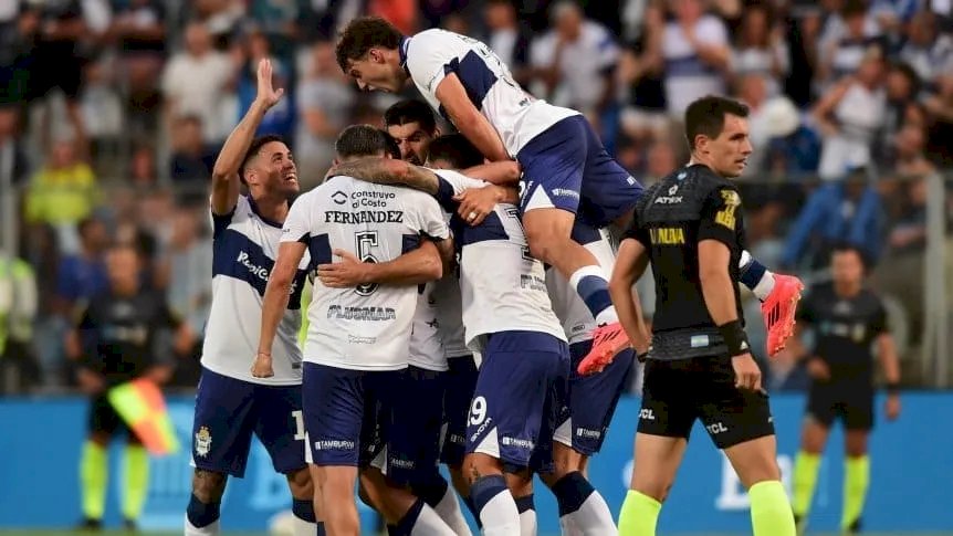 Gimnasia venció por 3 a 0 a Godoy Cruz en el Bosque