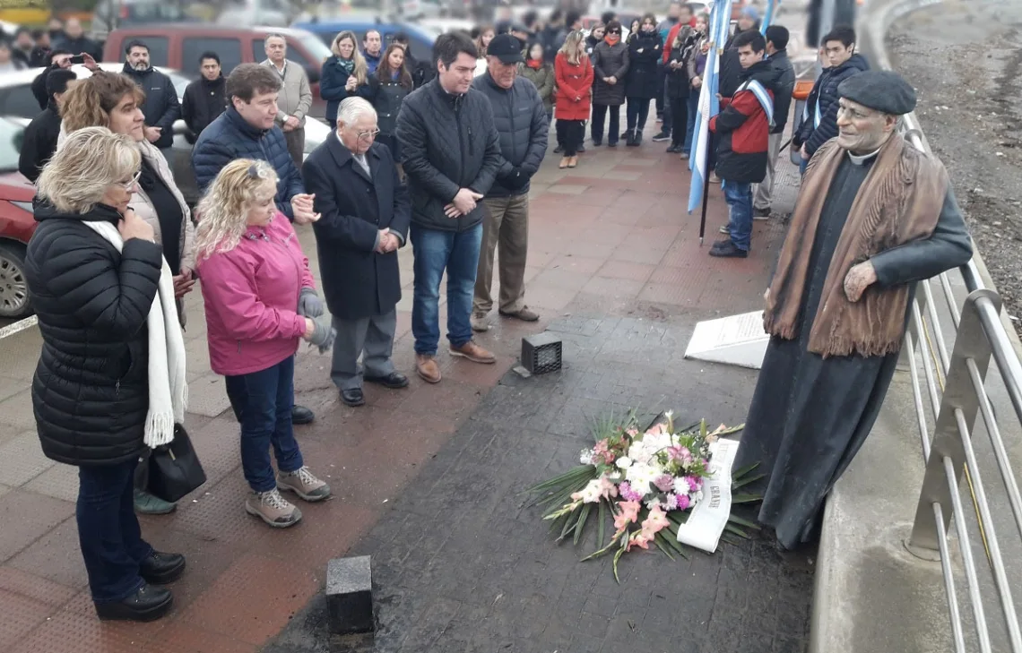 Homenaje al Padre Zink: La comunidad recordó al cura Gaucho