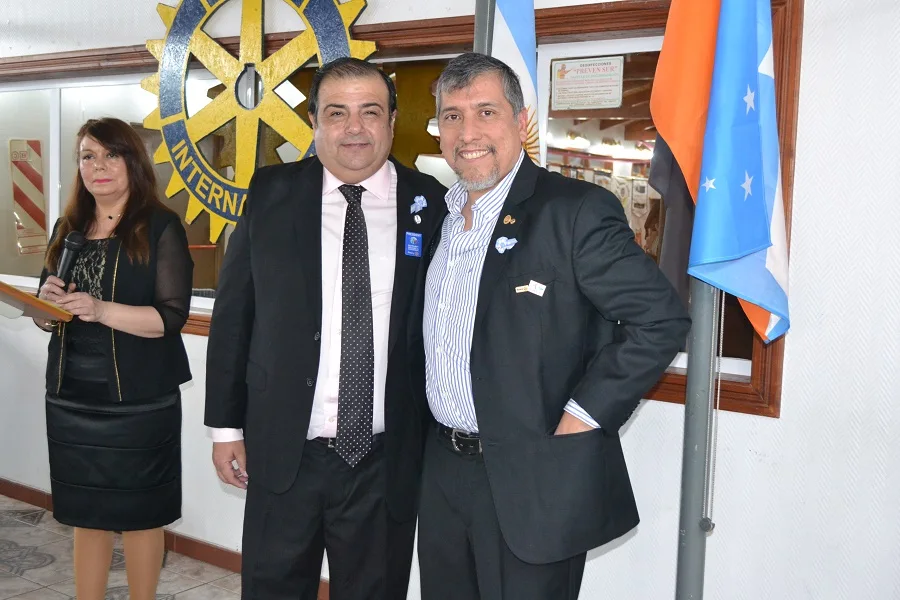 Asumió la presidencia del Rotary Club Isla Grande, el Dr. González la Riva