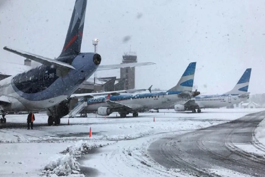 Investigan precios abusivos en el aeropuerto de Bariloche a los turistas varados