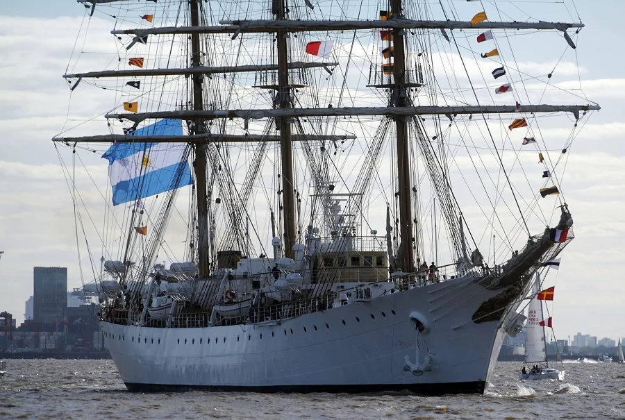 La Fragata Libertad amarrará hoy en el puerto británico de Southampton 