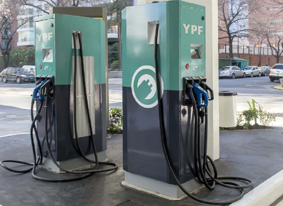 YPF instaló los primeros cargadores eléctricos