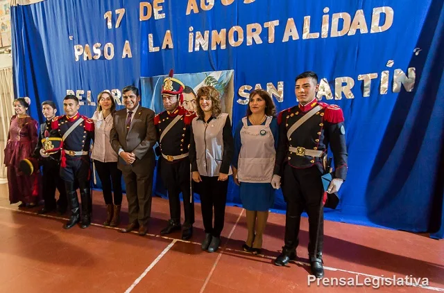 Alumnos de la Escuela N°1 representaron las máximas sanmartinianas