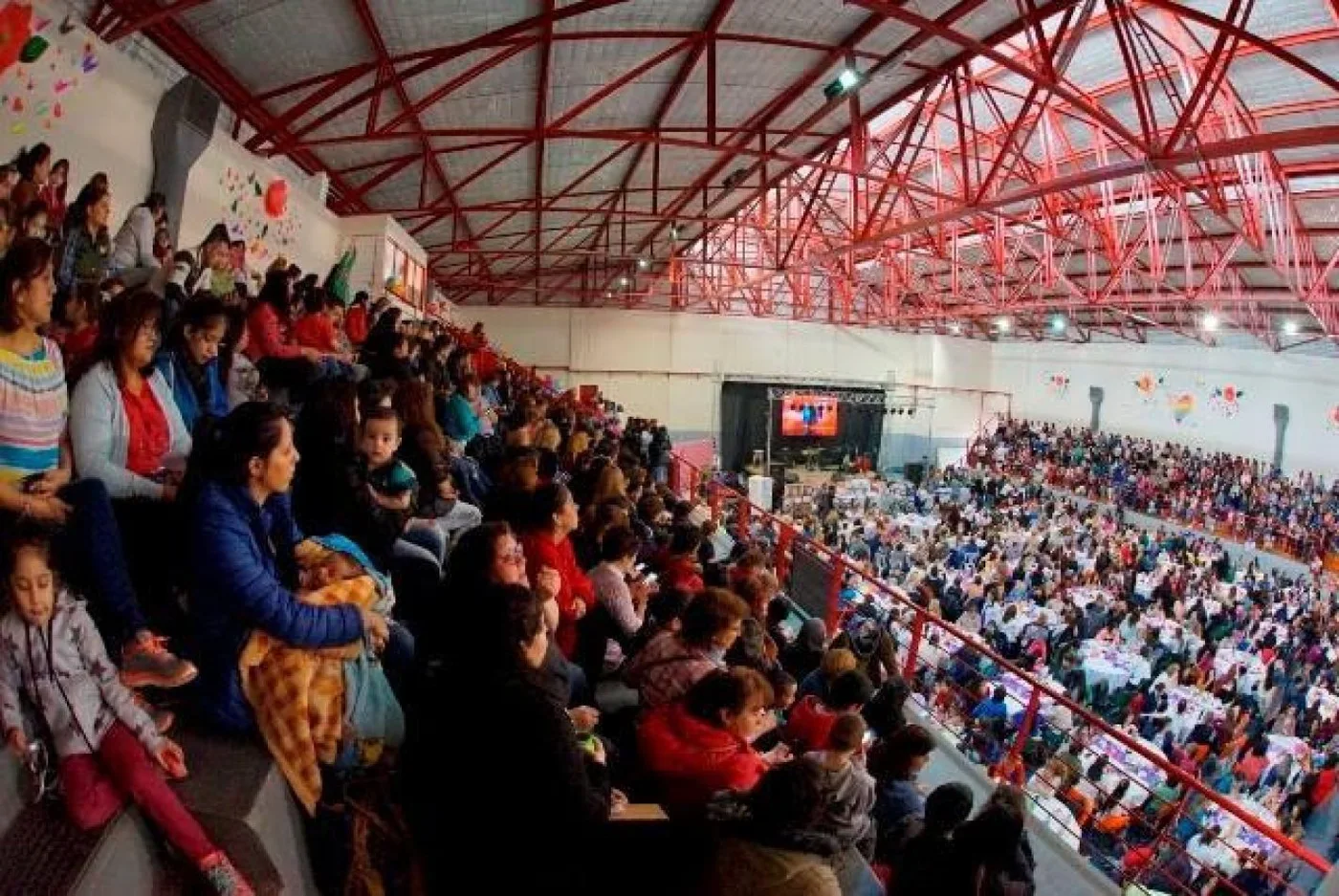 domingo 28 de octubrea las 15hs en el Gimnasio de la Escuela nro 2 (Rivadavia y Rosales) de Río Grande.