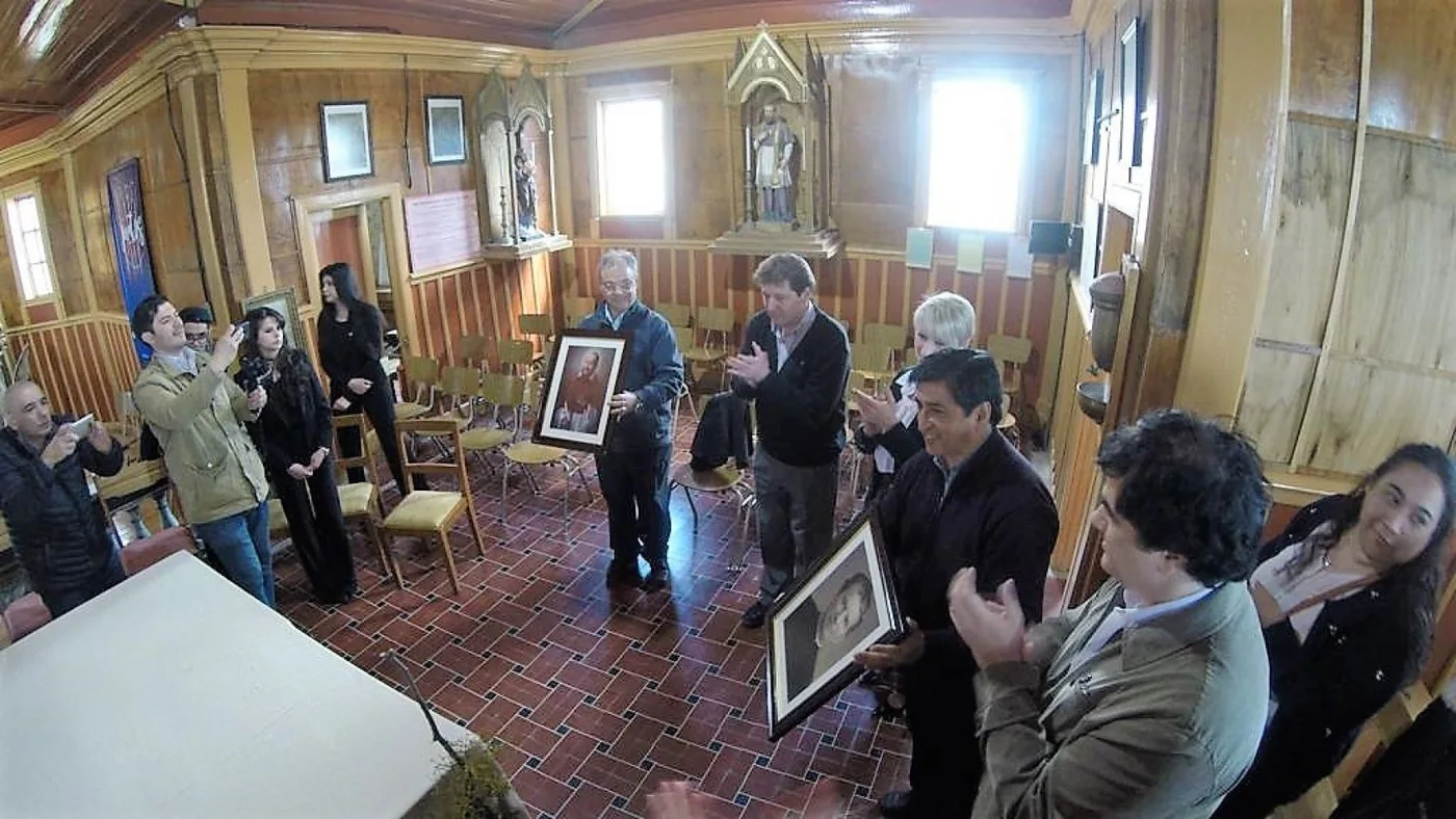 El edificio de la capilla histórica, fue acondicionado por la empresa Total, Cooperativa Eléctrica, y la Unidad de Detención.