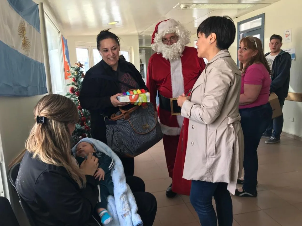 Visita de Papá Noel a niños hospitalizados