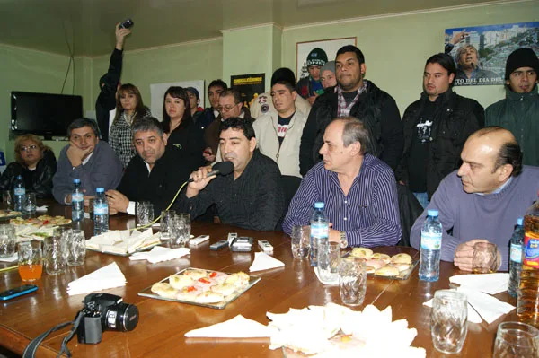 Movimiento Obrero espera colmar el gimnasio Don Bosco en el cierre de campaña.