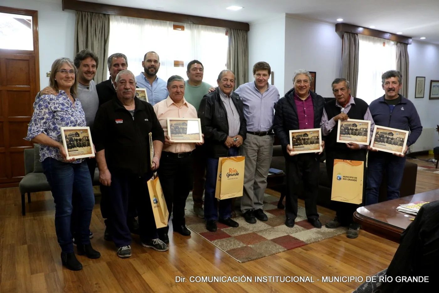 Pioneros del motociclismo fueguino, mantuvieron un encuentro con el Intendente de la ciudad