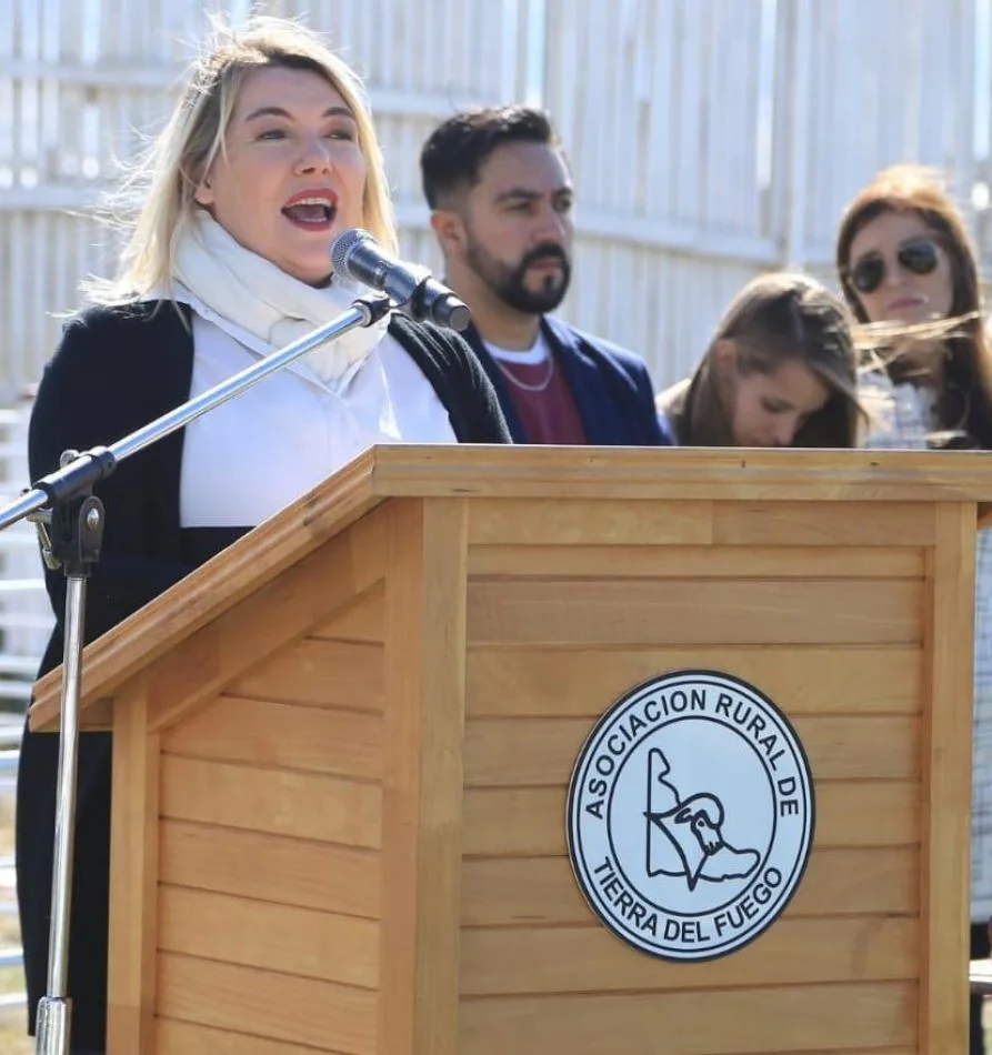 La gobernadora Rosana Bertone estuvo presente en la edición N°39 de la Exposición Rural