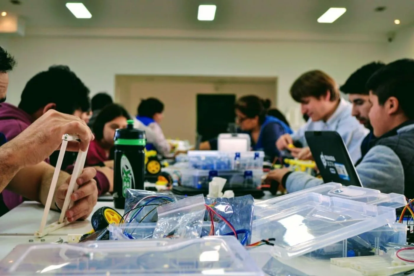 Capacitaciones para docentes y alumnos de escuelas rurales en el marco del Proyecto de Robótica para Integrar Comunidades.