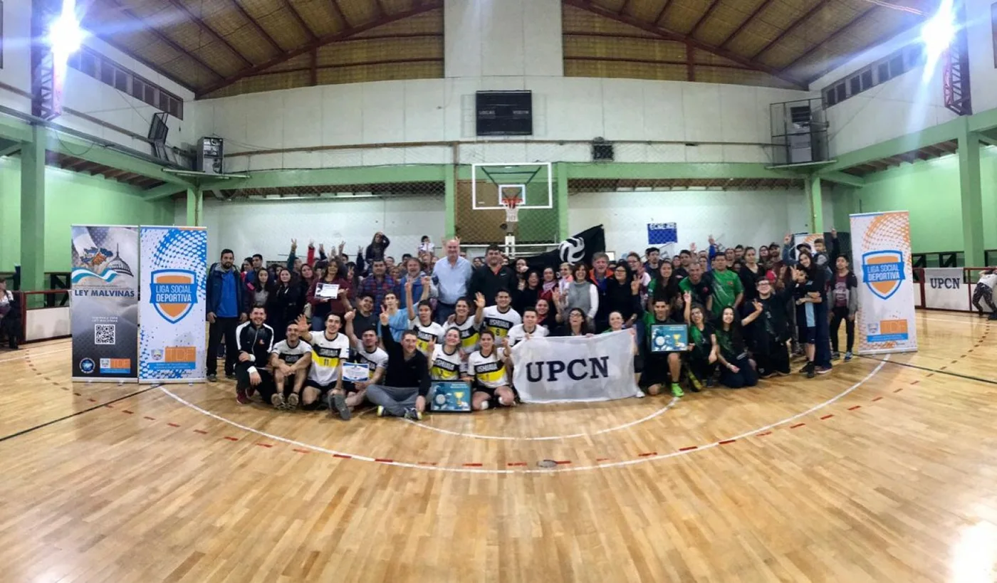 La Municipalidad de Ushuaia acompañó la realización del Torneo Mixto de Voley, que fue organizado por UPCN