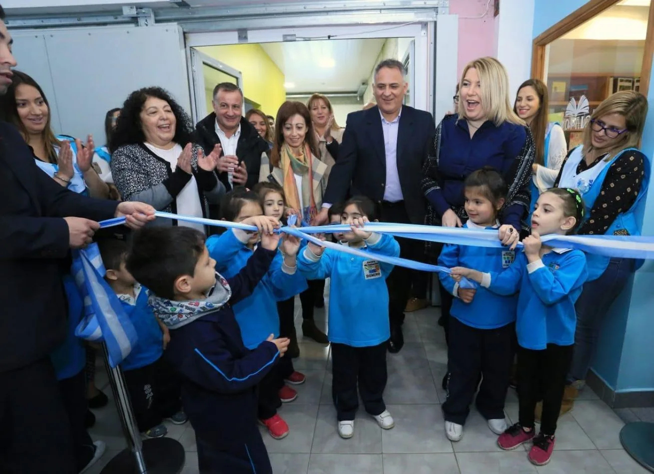 Inauguración biblioteca "Abrapalabra del Jardín de Infantes "Dominó"-Escuela "Cono Sur" de Río Grande.