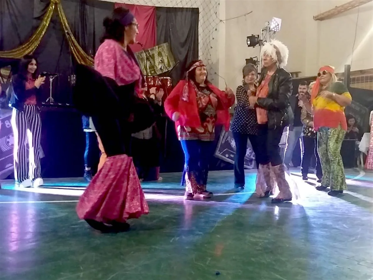 Multitudinario Gran Baile del Adulto Mayor en el gimnasio Juan Manuel de Rosas