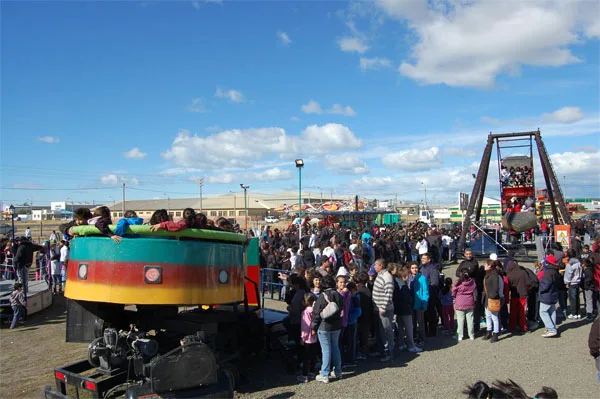 Familias enteras acudieron a las dos jornadas gratuitas en el parque de diversiones.