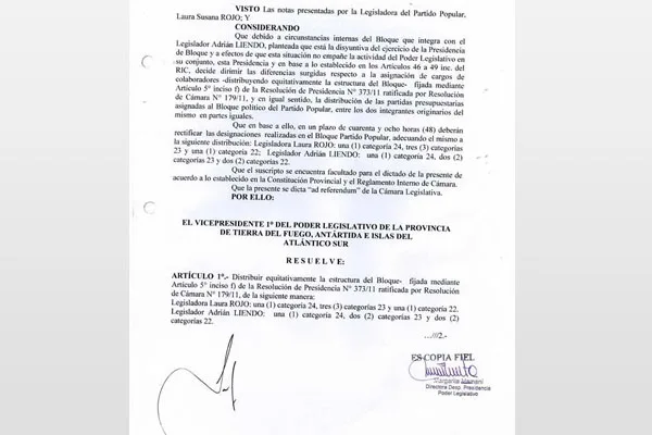 Facsímil de la nota que lleva la firma del legislador Juan Rodríguez.