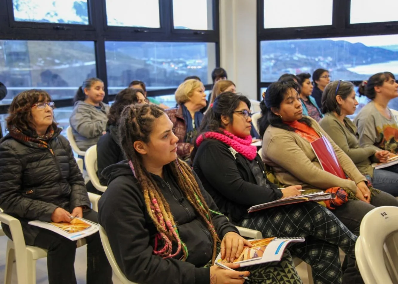 Comenzó el taller de hidroponia para mujeres