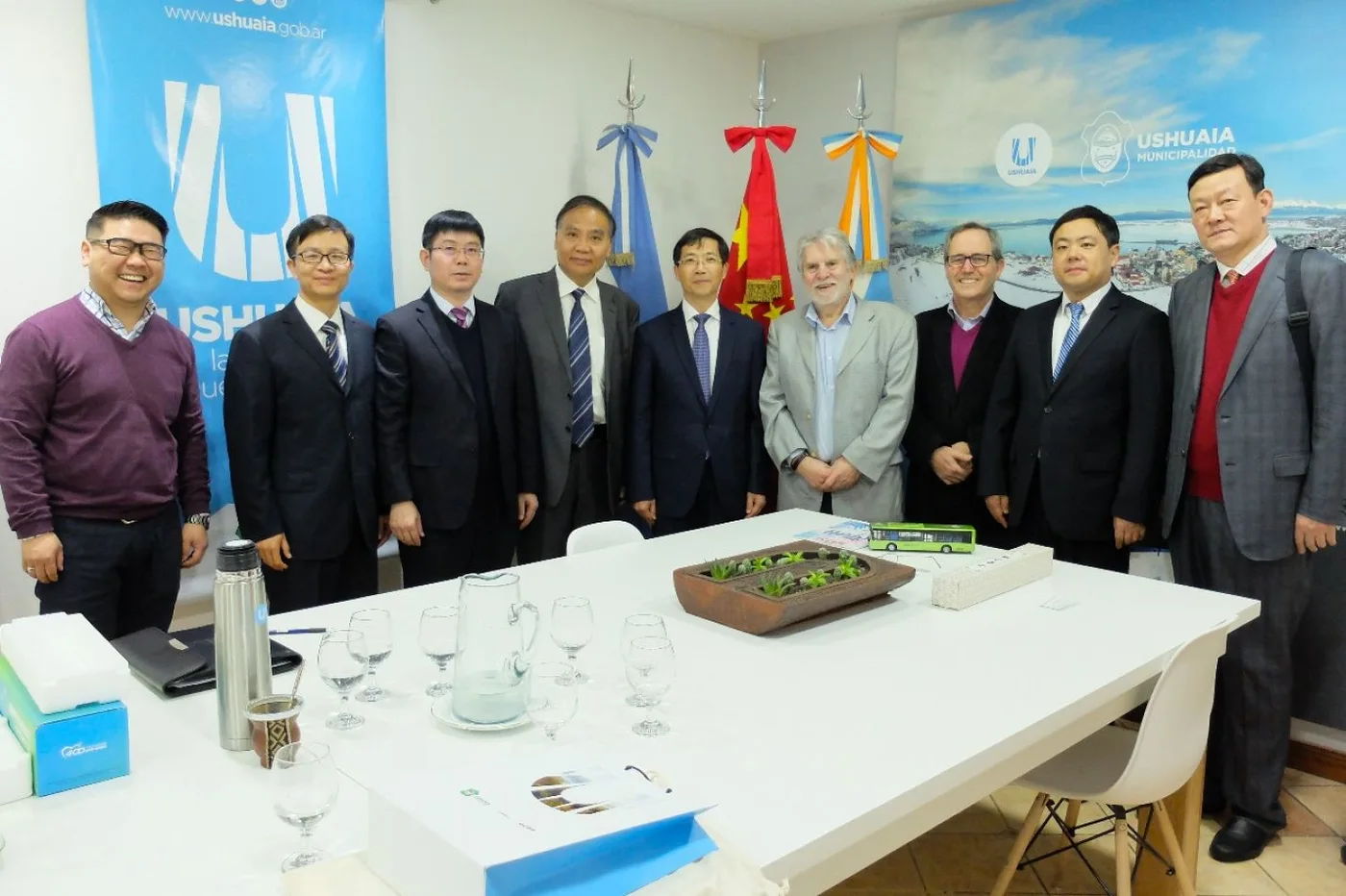 Reunión con representantes municipales de la ciudad china de Zhengzhou