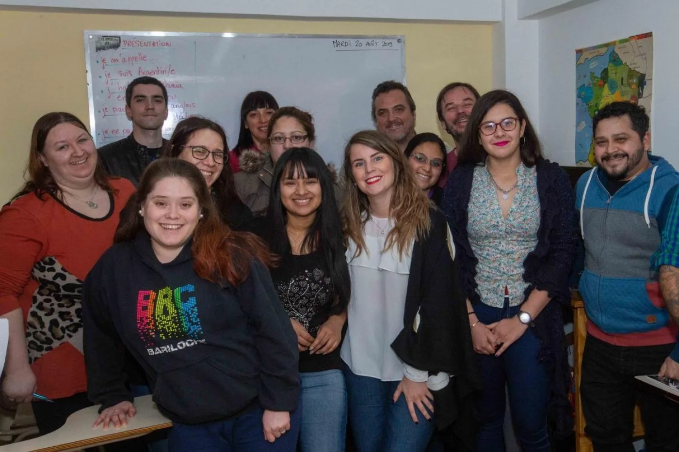 Jóvenes fueguinos finalizaron el segundo curso de idioma francés orientado al turismo.