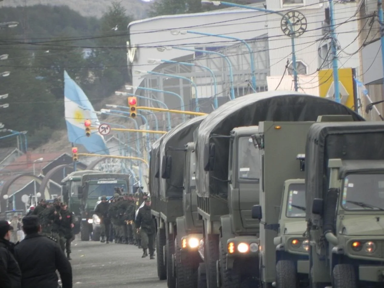 Desfile Cívico Militar en Ushuaia