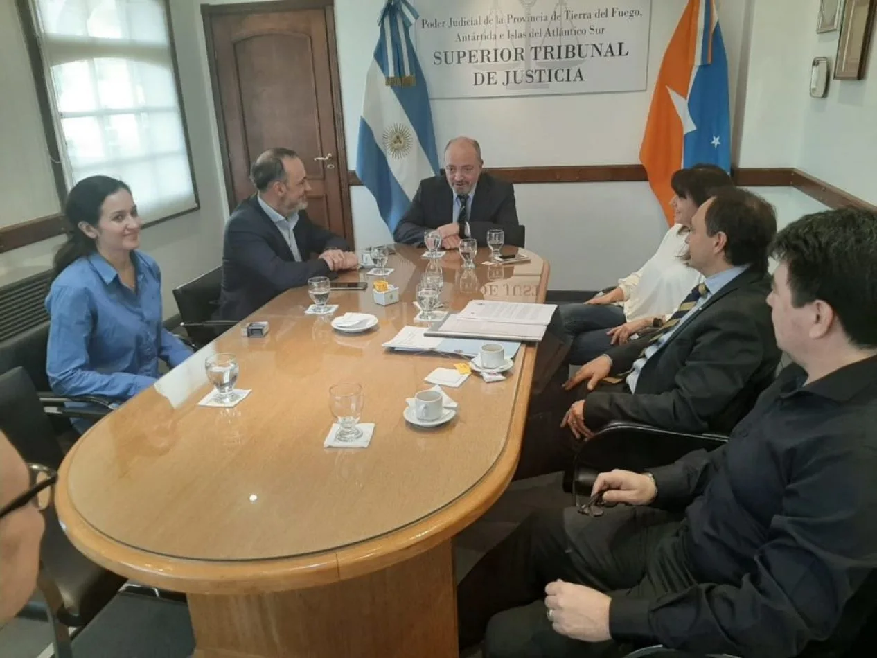 Firman convenio de cooperación y colaboración con el Centro Tecnológico de Tierra del Fuego