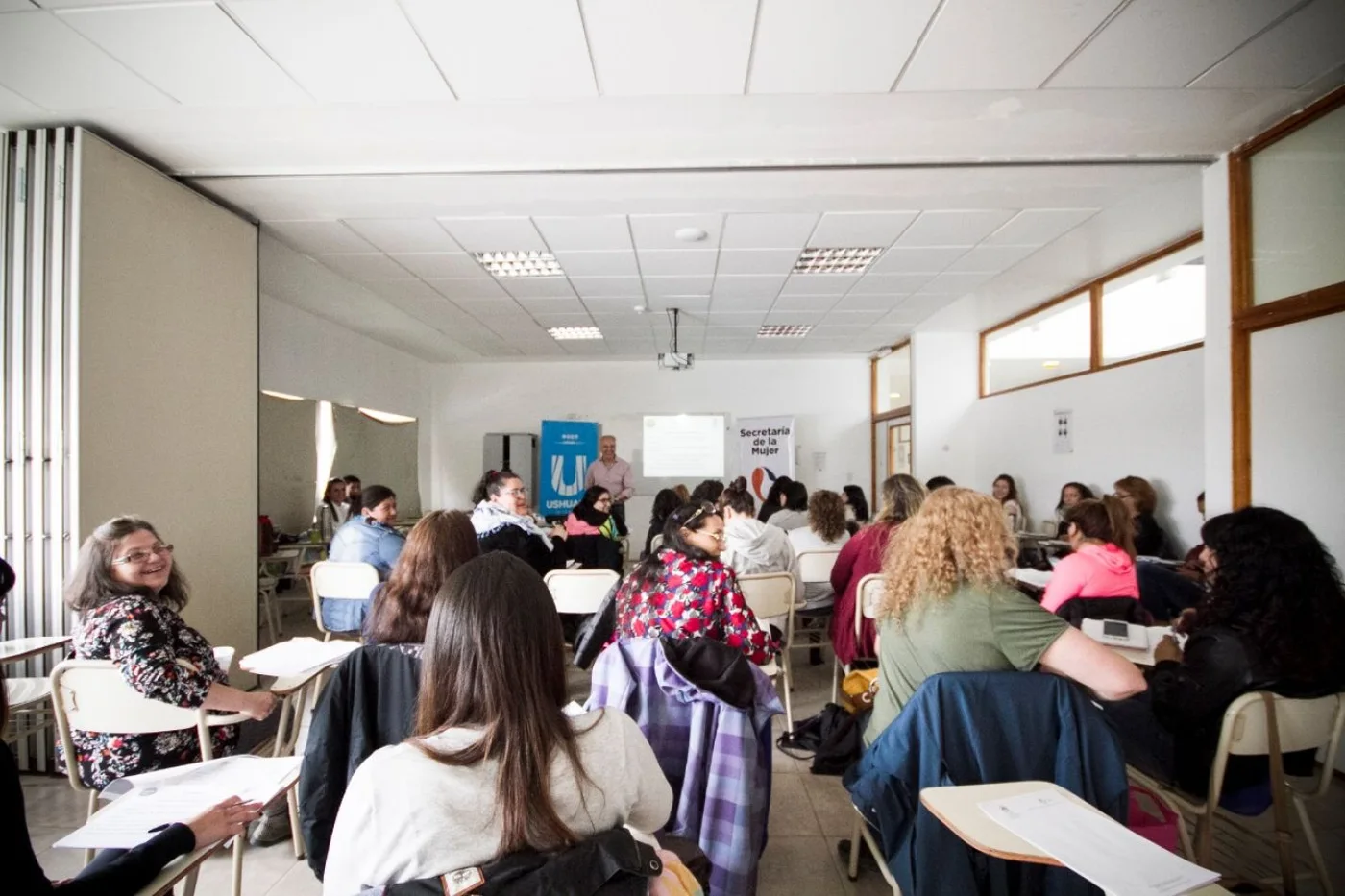 Taller sobre plan de negocios destinado a mujeres emprendedoras que ya cuenten con un emprendimiento o quieran iniciar uno.