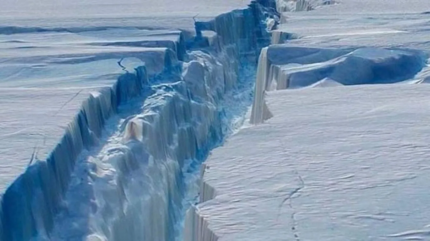 Presencia de agua tibia en un punto vital debajo del glaciar Thwaites en la Antártida.