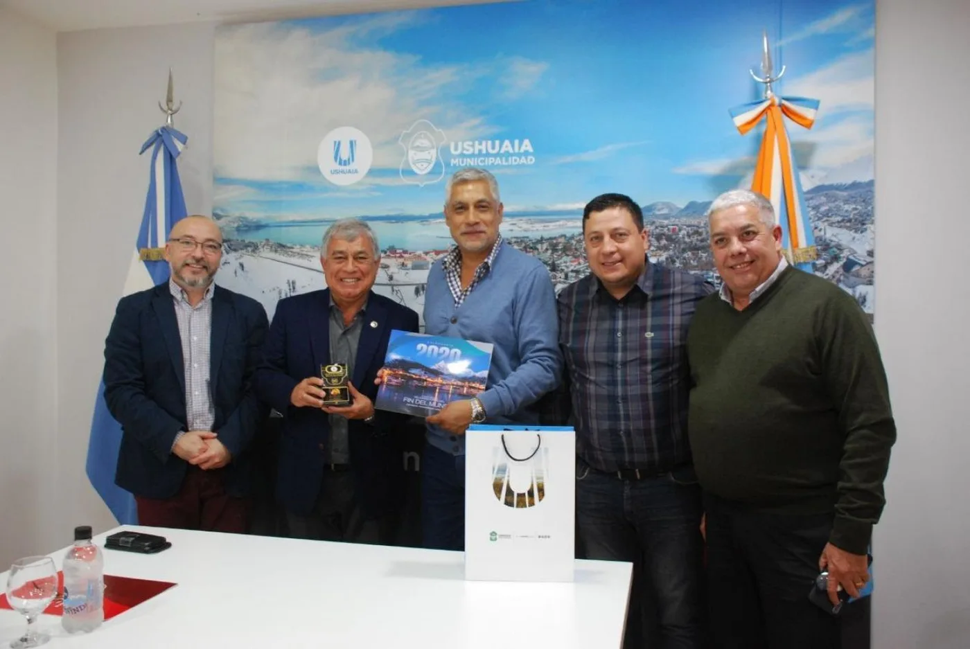 Municipio de Ushuaia recibió al presidente del Consejo Nacional de Bomberos Voluntarios