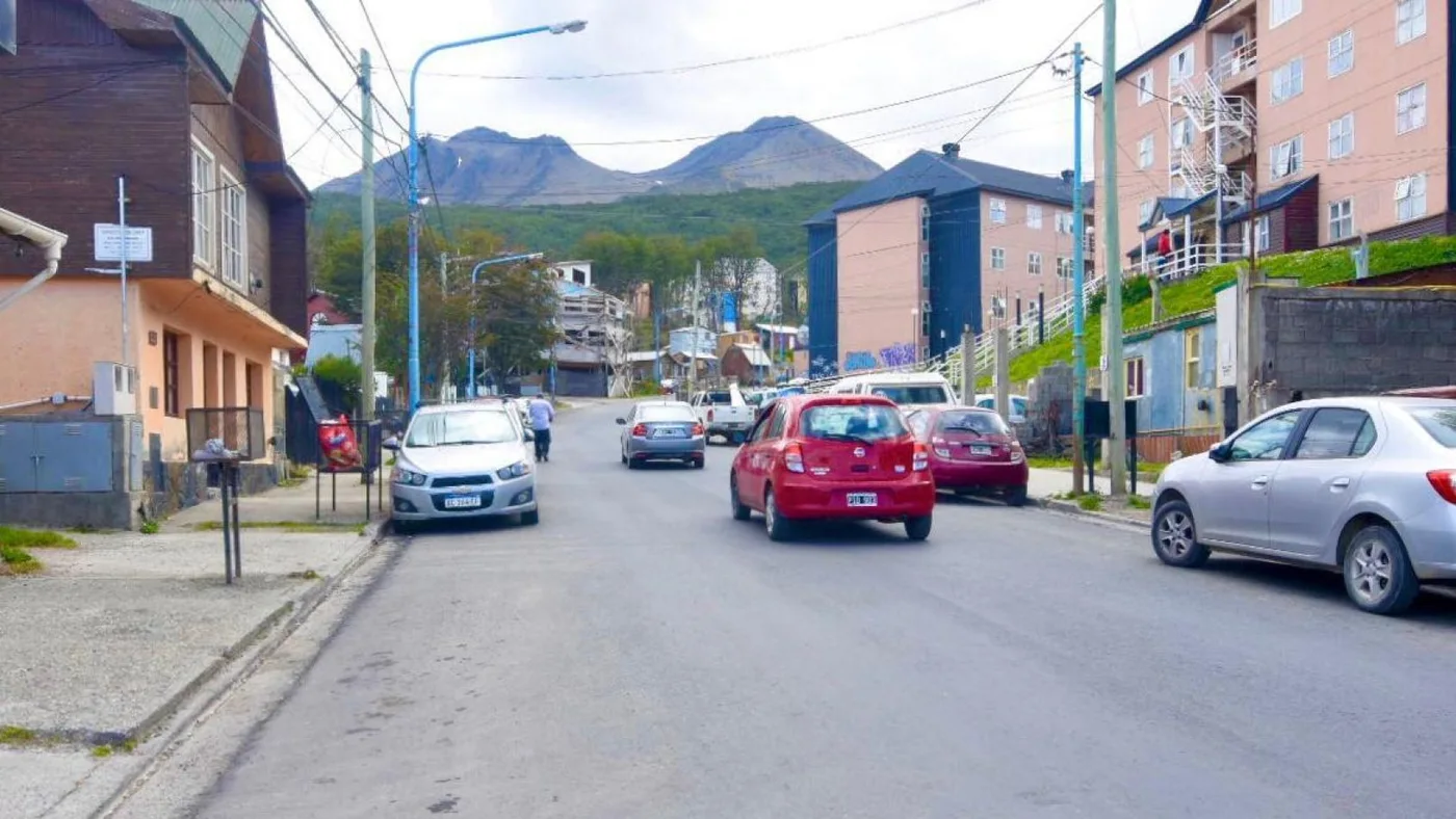 Las líneas A y B de colectivos recuperaron sus recorridos