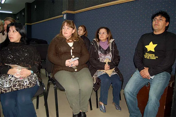 Cristina Morán y Flores (der) junto a Gabriela Castillo en la presentación del proyecto.