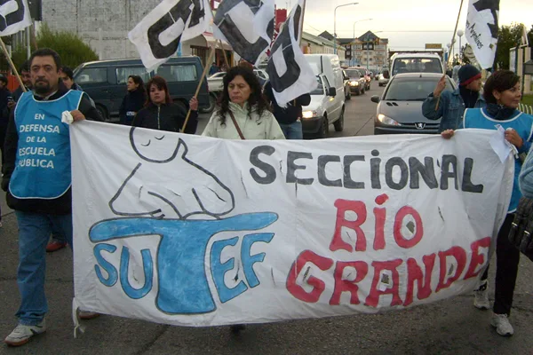 La división entre la seccional Río Grande y la provincial del SUTEF es cada vez más evidente.