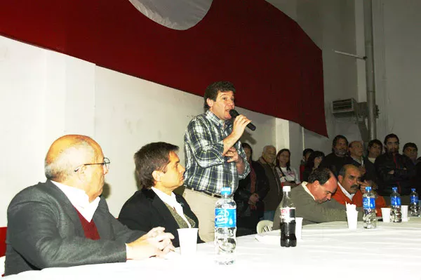 Gustavo Melella, durante su alocución ante el radicalismo.