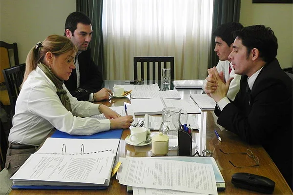 Miriam Boyadjian y Federico Runín, durante el análisis de las tasas municipales.