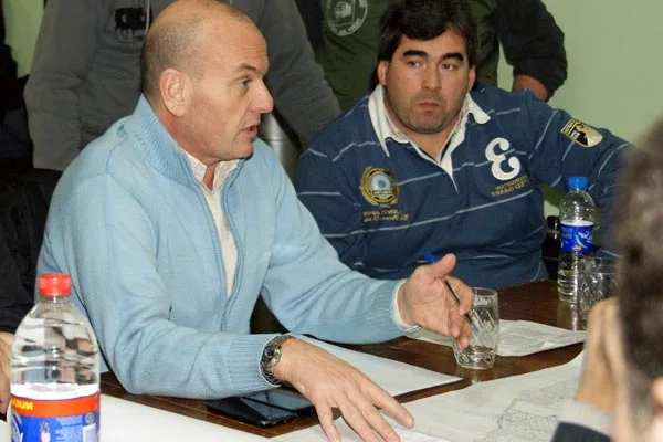 Alfredo Guillen, durante la reunión con choferes de camiones.