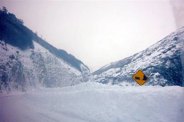 La ruta cargada de nieve, una constante desde hace varios días.