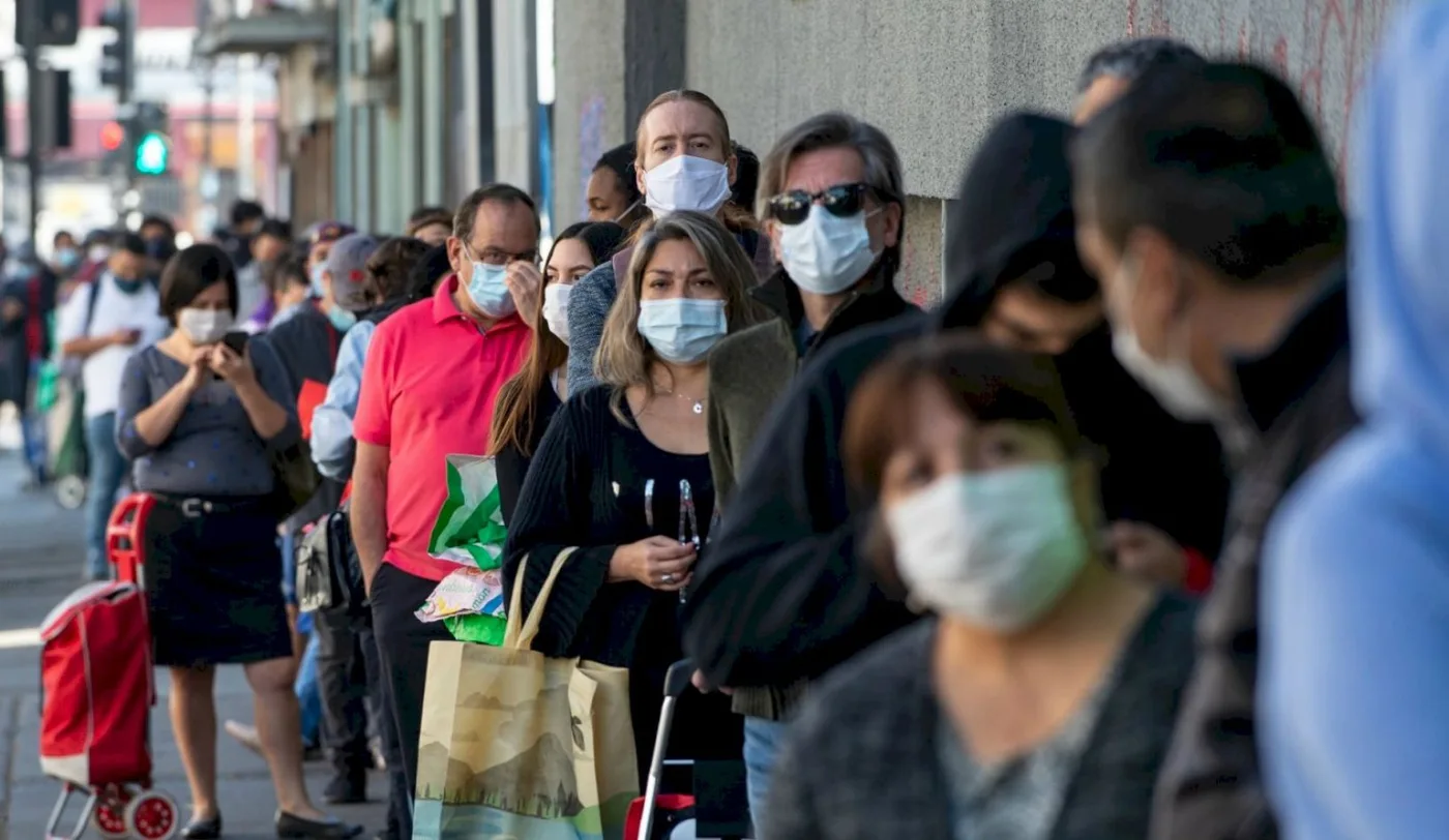 Las autoridades chilenas informaron 1233 nuevos contagios de coronavirus en las últimas 24 horas, la menor cifra desde el pasado 11 de mayo .