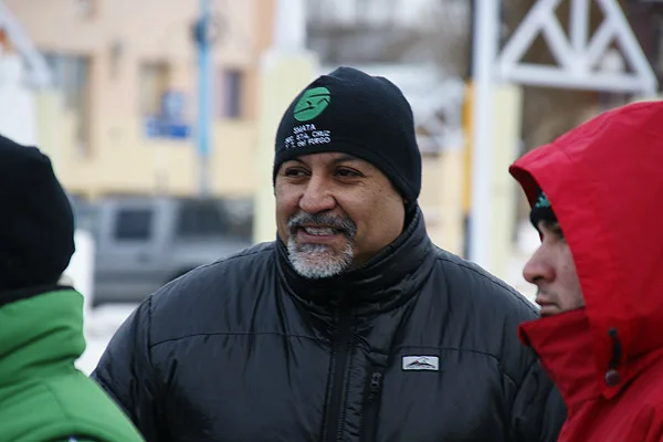 Walter Campos, durante su visita a los trabajadores de Camuzzi Gas del Sur.