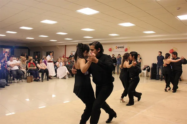 El tango captó la atención de los jubilados y pensionados que acudieron en buen número.