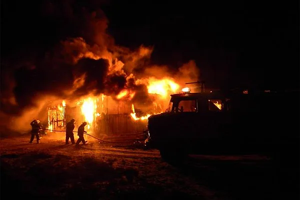 El incendio comenzó pasadas las 19.30 y demandó mucha labor de parte de los Bomberos Voluntarios.