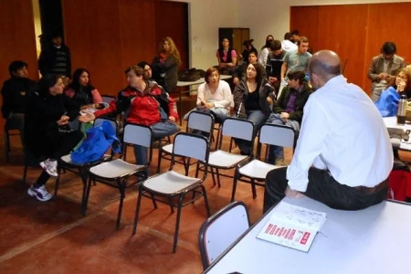 Las reuniones se llevaron a cabo en diversos barrios de Ushuaia.