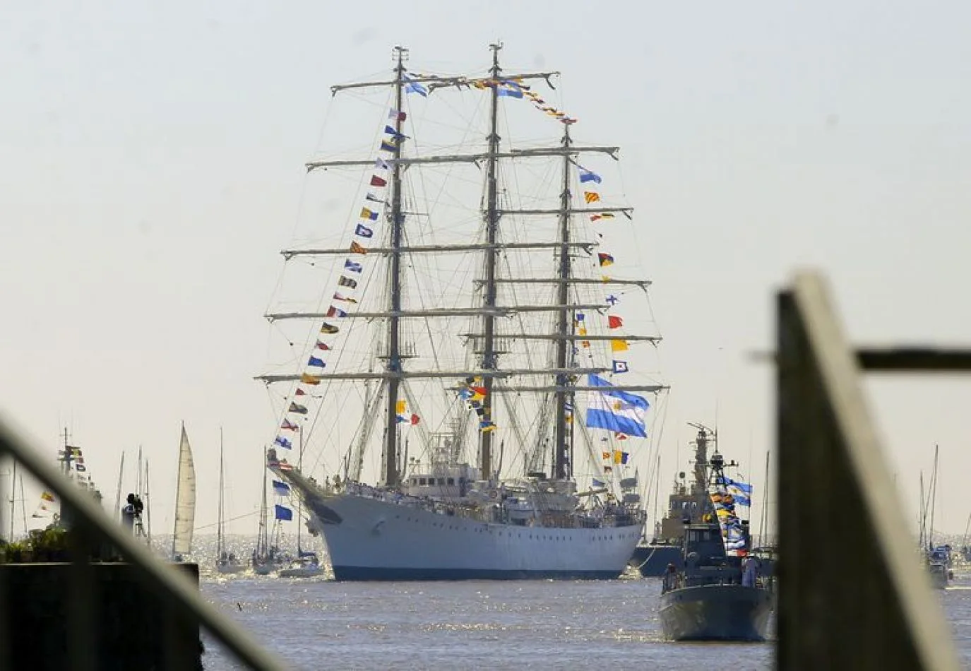 Fragata Libertad suspendió actividades en Valparaíso.