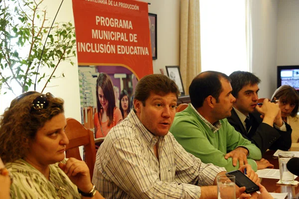 Gustavo Melella, en ocasión de la presentación del Programa Municipal de Becas.