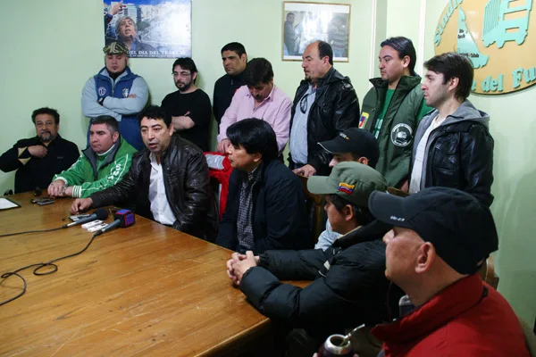 Los dirigentes gremiales durante el anuncio del acto por el Día de la Lealtad.