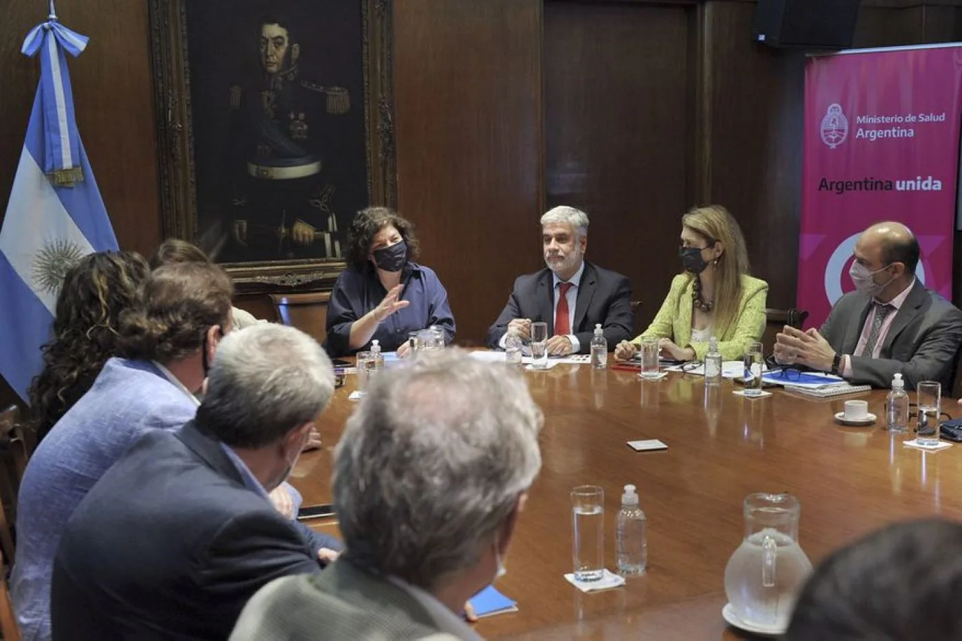 Reunión de hoy en el Ministerio de Salud, el secretario de Comercio Interior, Roberto Feletti, y las cámaras que agrupan a los laboratorios