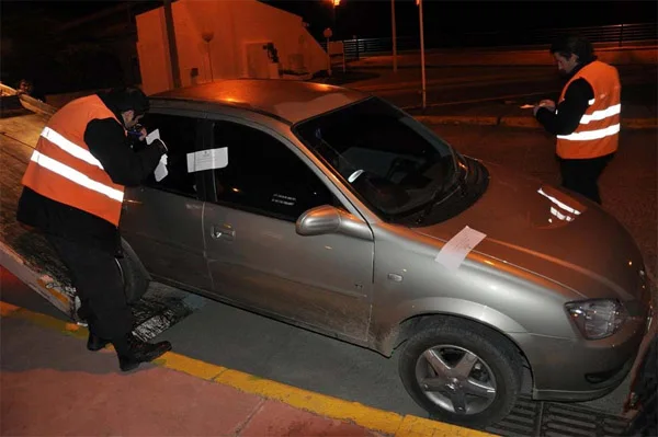 Uno de los 19 vehículos que fueron secuestrados durante las noches del fin de semana.